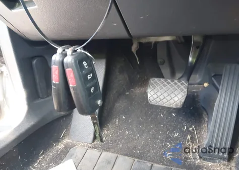 2013 Volkswagen Tiguan S z USA, uszkodzony, nr VIN WVGAV3AX9DW582763